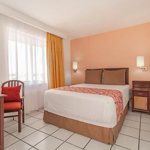 Habitación Estándar con Cama Queen